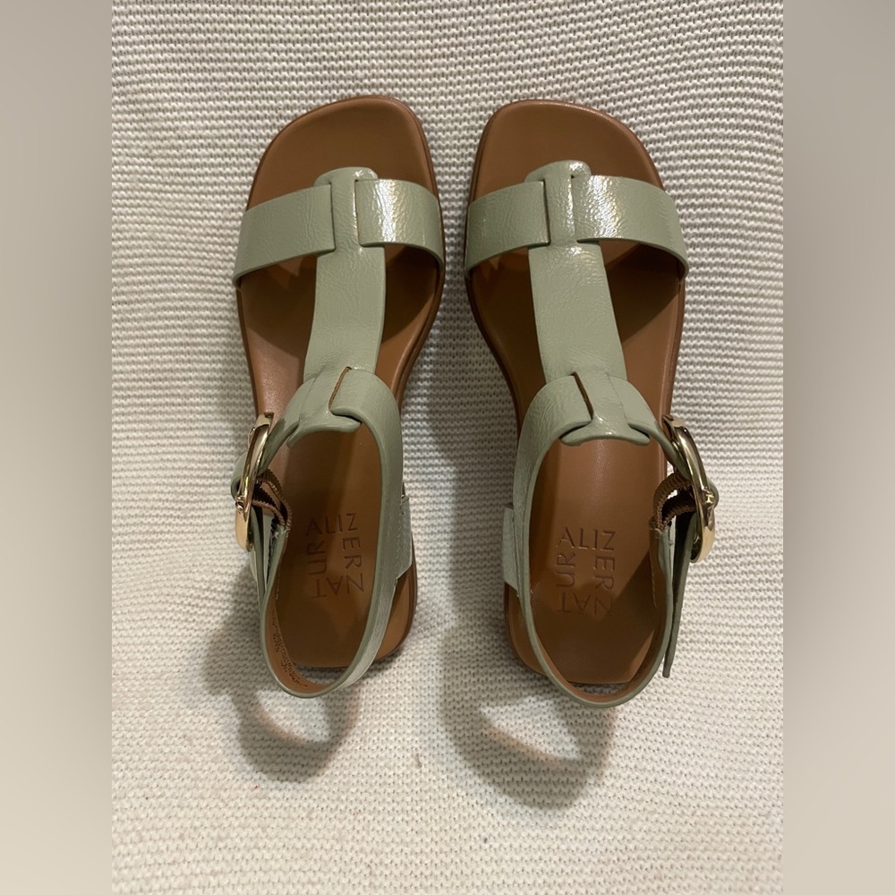 Naturalizer Women's Brandy T-Strap Buckles Low Block Heel Sandal Shoe - Picture 2 of 13